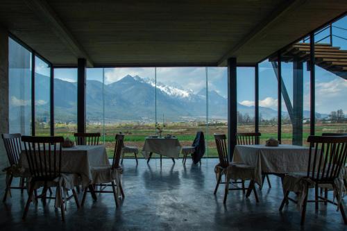 Lijiang Tennessee Farmhouse hotel