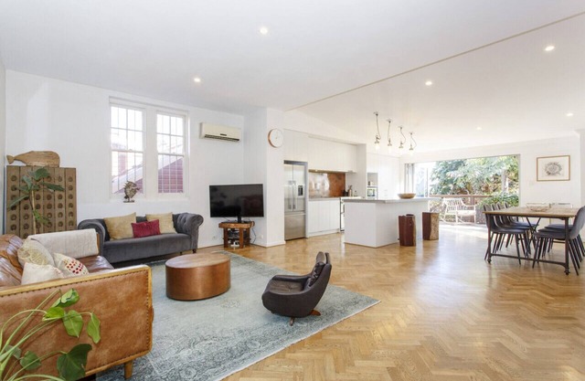 Lilly`s Cottage - 3bdrm Heritage House, South Fremantle