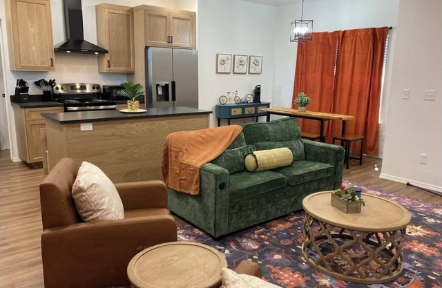 Lincoln’s Landing spacious 3 BD 2 Bath near Palo Duro Canyon and WT