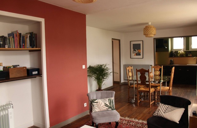 Listed holiday home with garden close to the center of Pont Aven.