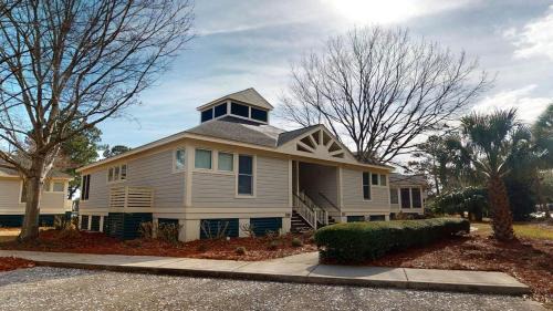 Litchfield Lakeside Escape Resort Perks by the Sea
