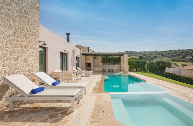 Lithari Dio - Luxury Villa with Private Pool in Corfu for 4 Guests