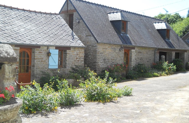 Little haven of peace in the Breton countryside, Garden and terrace - near the sea