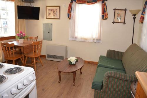 Little Miss Cottages - One Bedroom Cottage - 5