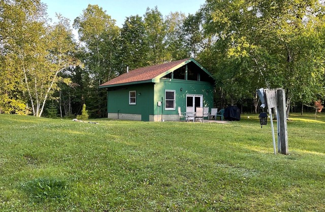 Little Sand Lakefront Cabin Quiet. Private. Awesome.
