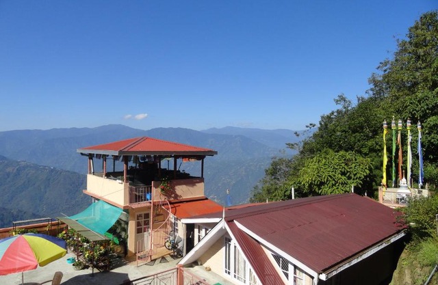 Little Singamari Home Stay