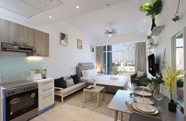 Livbnb - Chic and Cosy Studio with Rooftop Pool, JVT