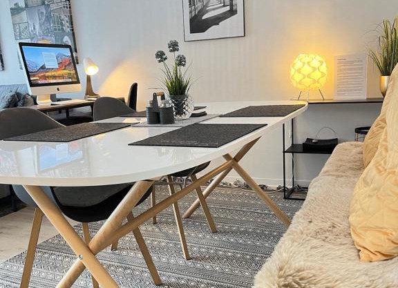 Living at Saarpartments -AdultsOnly- 2 Bedrooms, Kitchen- Business & Holiday Apartments for Long- and Short term Stay, 3 min to Train-Station, Secure E-Bike Parking!