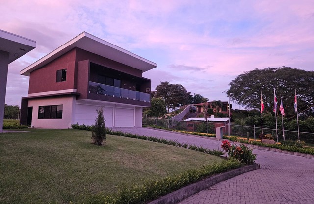 Living Pura Vida with Cuban Flavor in the middle of the tranquility of the Mountains