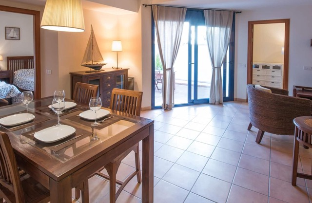 LLAFRANC MAR APARTMENT LOW LEVEL