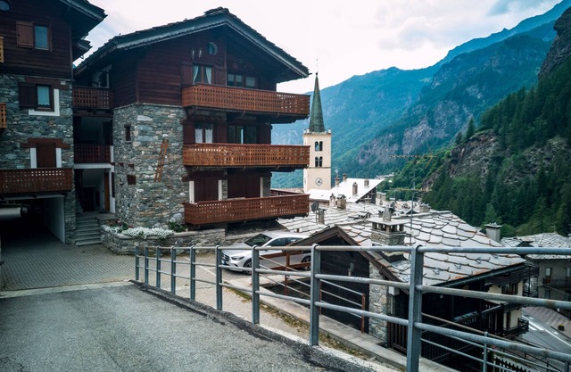 "LO MEQUIO DE EMILIE," spectacular views, 2 steps from downtown and shuttles