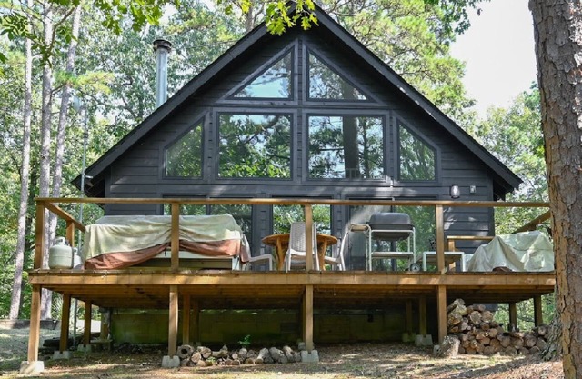 Loblolly Pines Cabin - A modern retreat on 6 acres