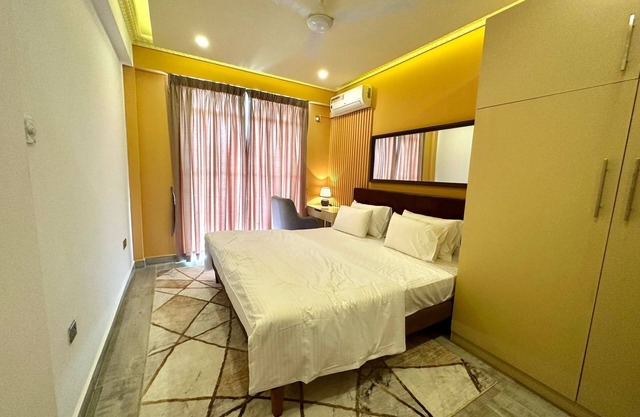 Located in Colombo, a few steps from Kollupitiya Beach
