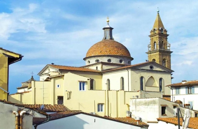 LOCATED IN HISTORIC SANTO SPIRITO: COMFORT, CONVENIENCE,AUTHENTIC LOCAL CHARM