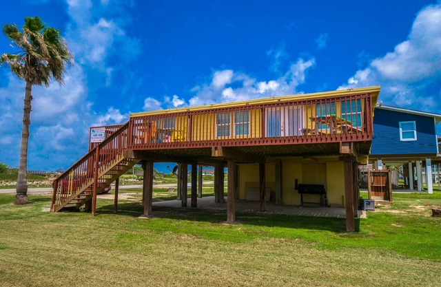 LOCATION LOCATION LOCATION - Beach, Bay, Trails, Fishing, Crabbing, Biking, walk