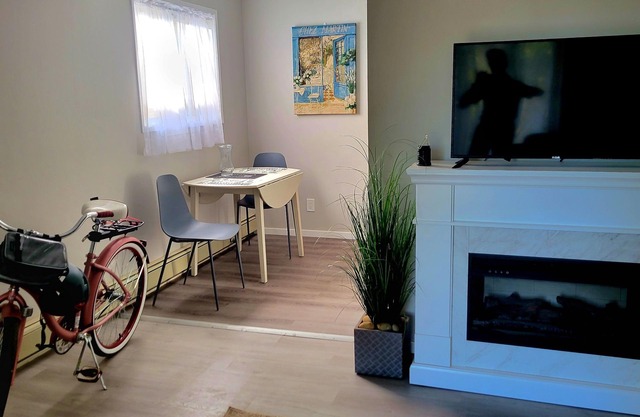 Location! Saskatoon Nutana Broadway charm & comfort