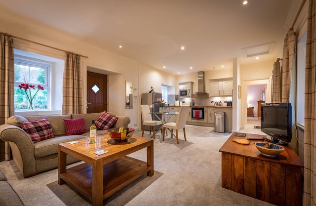 Lochsie Cottage, Peinmore House