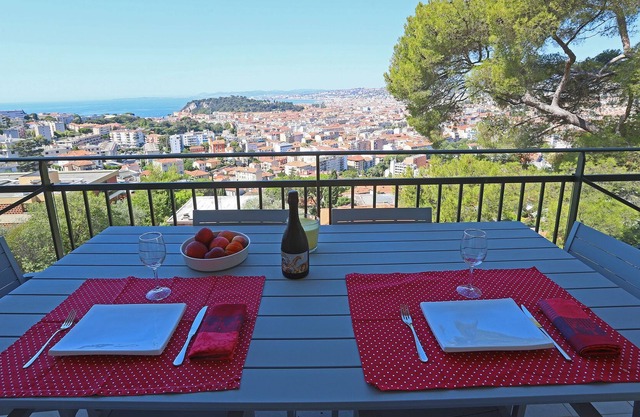 LOFT apartment overlooking the Baie des Anges 5-star apartment