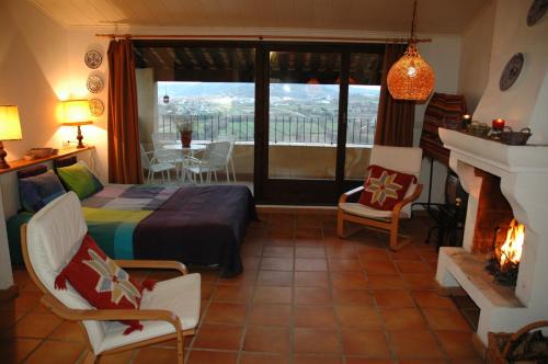 Loft con chimenea y terraza con vistas - Cal Caterino