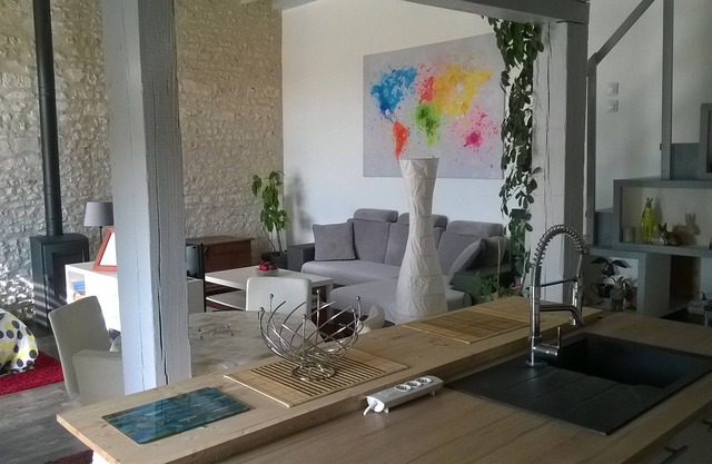 LOFT IN TOURAINE independent of 70 m² for 4 people in closed courtyard, seen forê