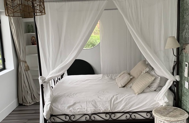 Loft on Paris Seine River with free parking