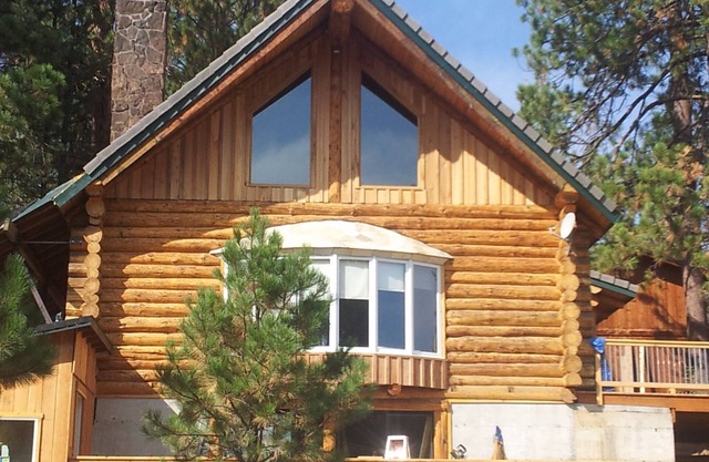 Log home On the Deschutes River Bend, OR