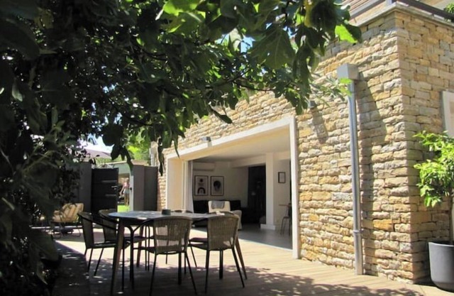 Logement Entier-bas de Villa Secteur Hyères Piscine Hammam spa