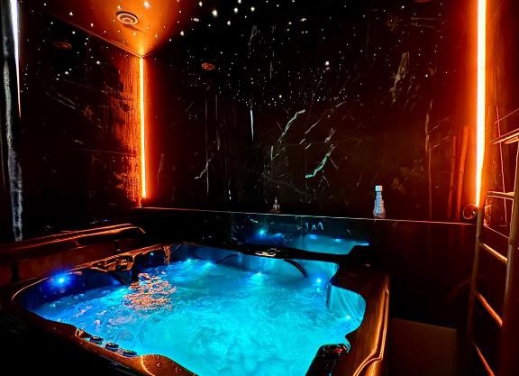 Logement privé avec Jacuzzi haut de gamme ! près de l'Aéroport de Charleroi