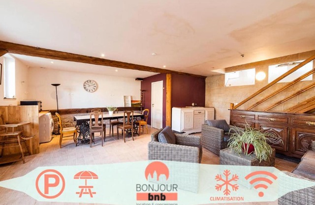 Logements calmes avec piscine, jardin et parking