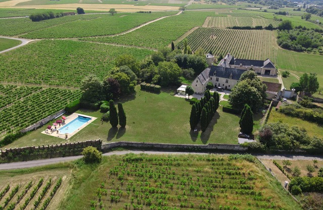 Loire Valley Château with Pool & Vineyards near Saumur & Chinon