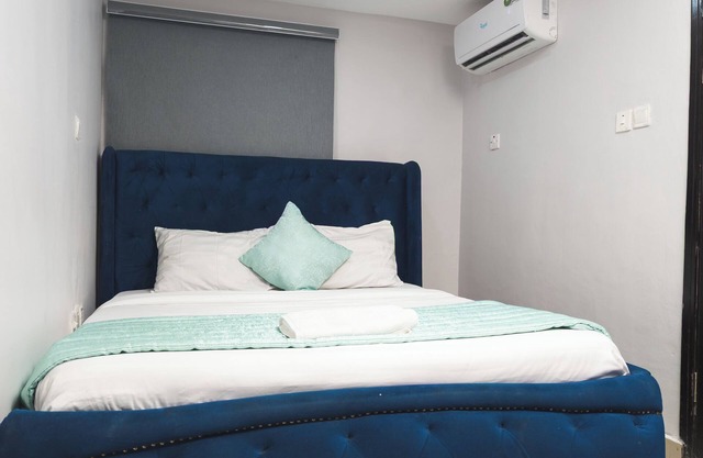 Lolite 1-bedroom hotel in brilliant Lagos with AC