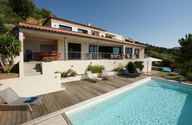 Londe les Maures, New Luxury Villa, 280m2, Pool, Sea Golf view, Hammam, Jacuzzi