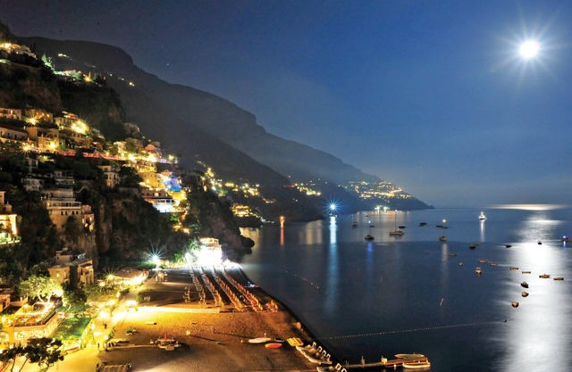 Look forward to a wonderful vacation in this appealing apartment in the center of Agerola.