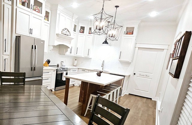 LOUISIANA XL LUXURY 5BR RETREAT WITH POOL & MUCH MORE NEAR CASINOS