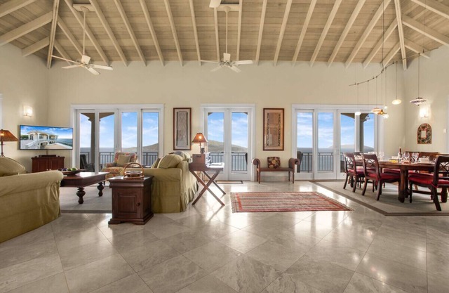 Love Always! New Listing! Oceanfront Villa/Amazing Views. Sleeps 8