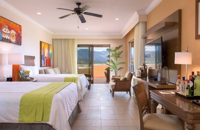 Love to Golf? Come stay at the Villa Del Palmar - Loreto! Golf, swim, or hike.