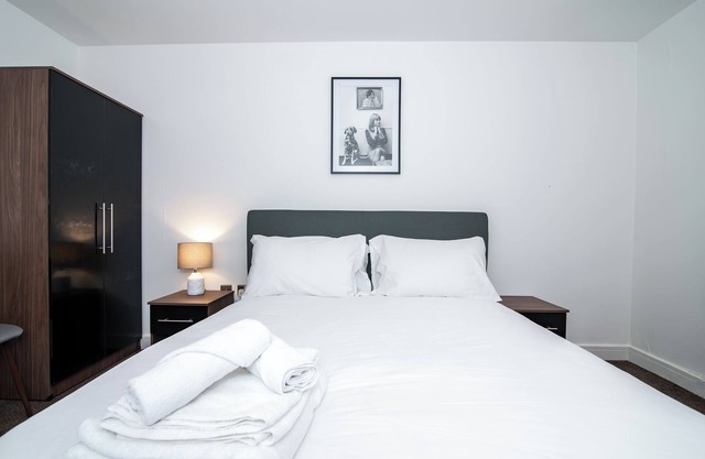 Lovely 1Bed Apartment W/Balcony in Birmingham