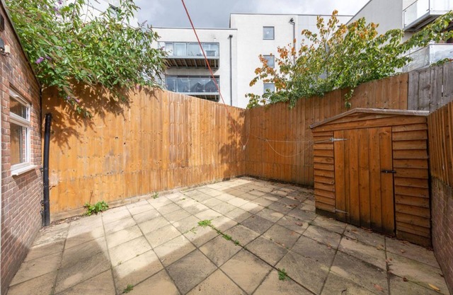 Lovely 2-bedroom apartment with a private garden