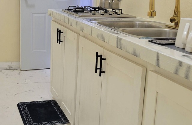 Lovely 2-bedroom apartment with AC in Saint George's