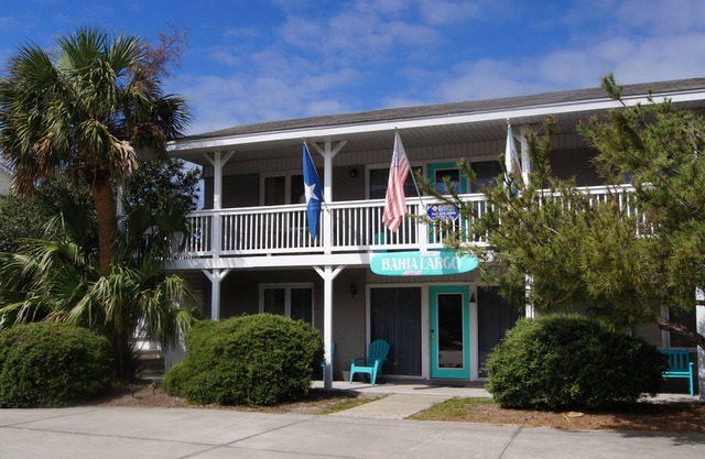 Lovely 2nd Row Beachhouse Exclusive Neighborhood