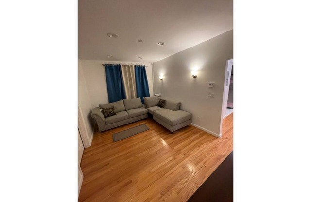 Lovely 3-Bedroom Home cozy Space!