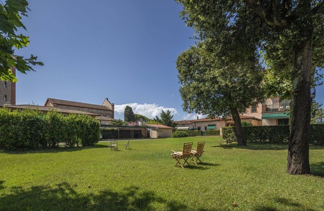 Lovely apartment for 4 people with A/C, WIFI, TV and balcony, close to Forte Dei Marmi