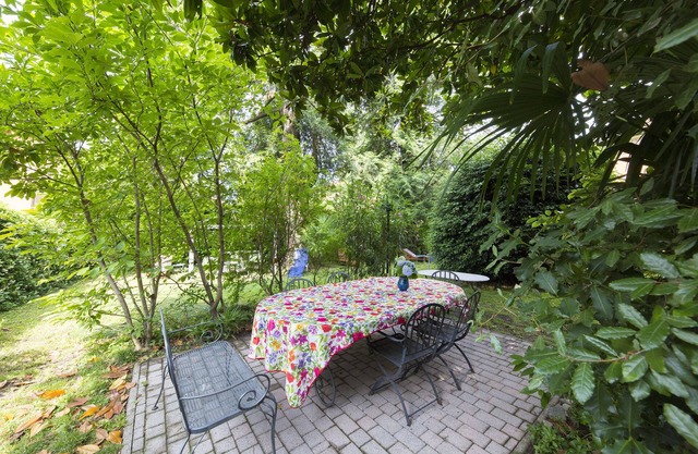 lovely accommodation with garden, beautiful outlook