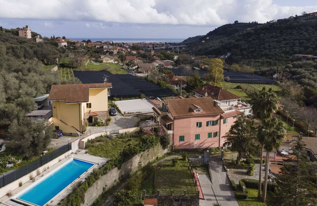 Lovely apartment for 4 people with WIFI, pool, TV, terrace and pets allowed