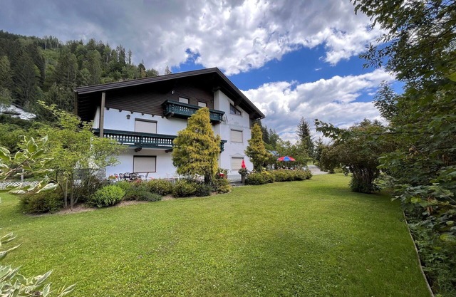 Lovely apartment for 4 people with WIFI, TV, patio and pets allowed