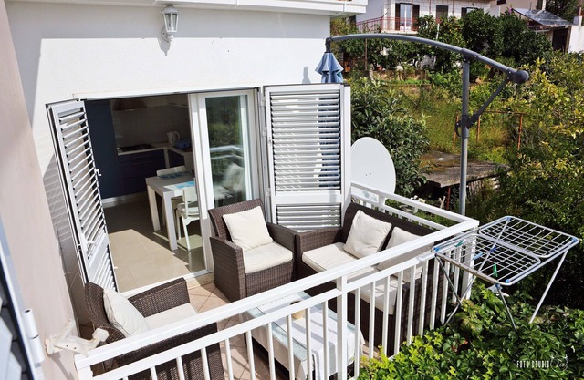 Lovely apartment by the sea with seaview balcony