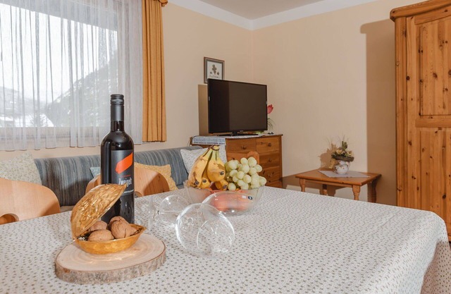 Lovely apartment for 7 guests with WIFI, TV, balcony and pets allowed