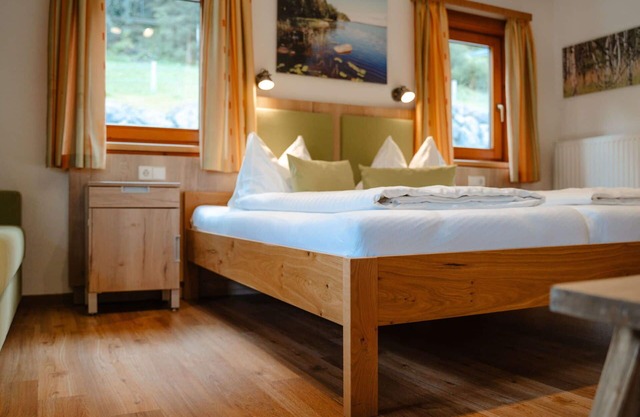 Lovely apartment for 5 people with WIFI, TV, patio and pets allowed