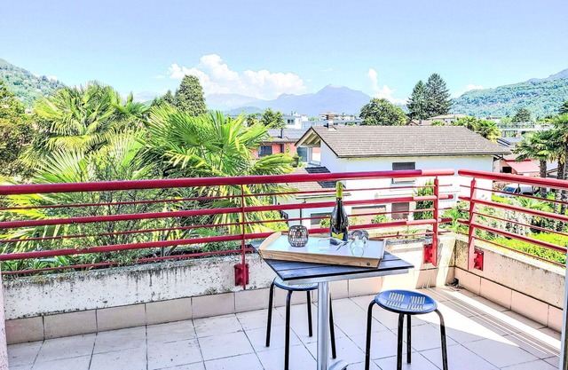 Lovely apartment for 4 guests with WIFI, pool, TV and balcony