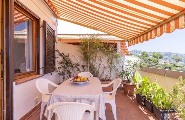 Lovely apartment for 4 guests with A/C, pool, WIFI, terrace and pets allowed